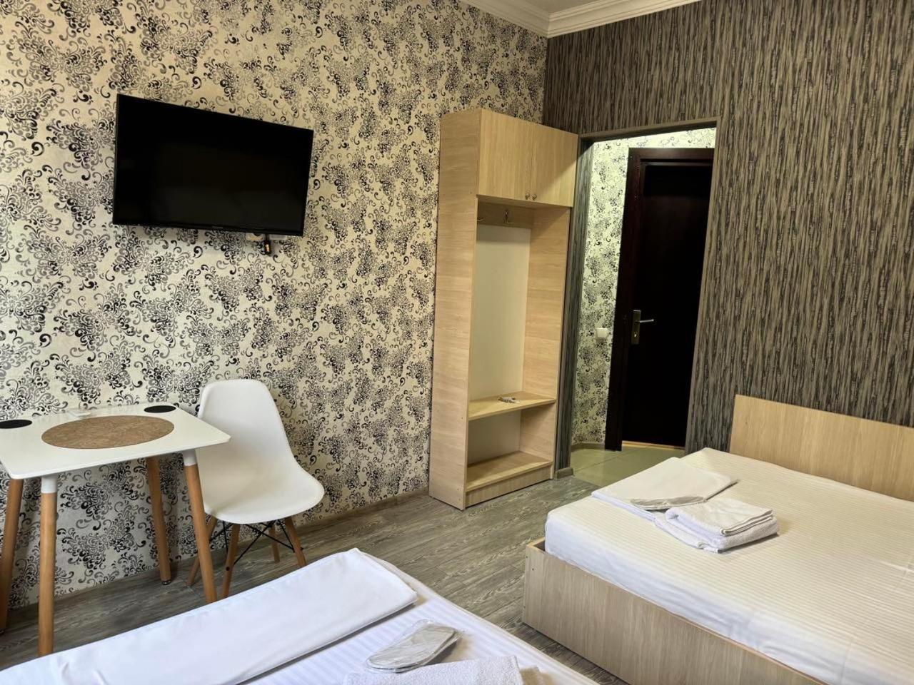 Hotel Skib Tbilisi Bagian luar foto