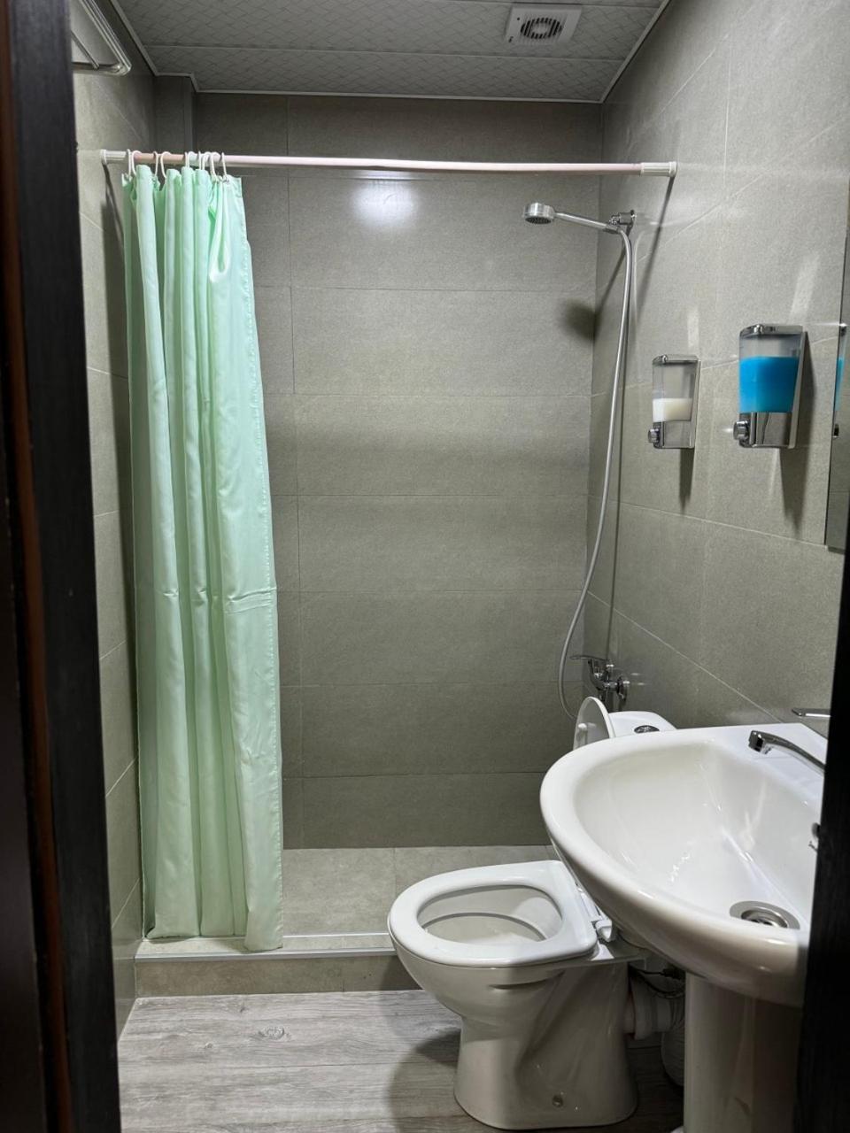 Hotel Skib Tbilisi Bagian luar foto