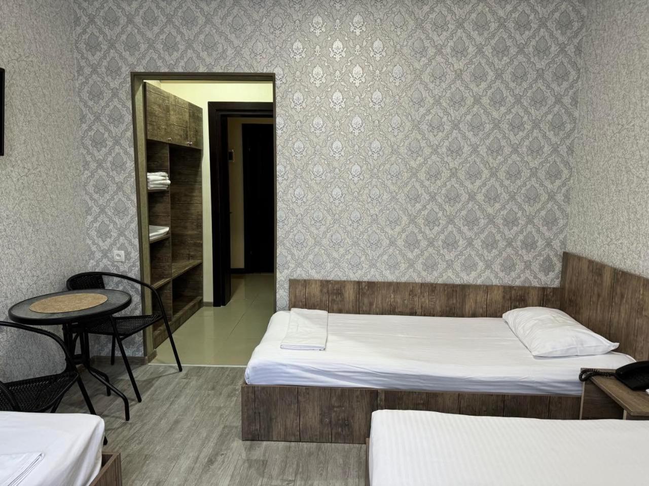 Hotel Skib Tbilisi Bagian luar foto